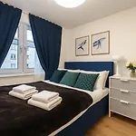 Comfortable 2 Bedroom Flat In The City Centre