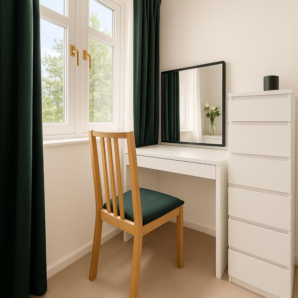 Comfortable 2 Bedroom Flat In The Centre